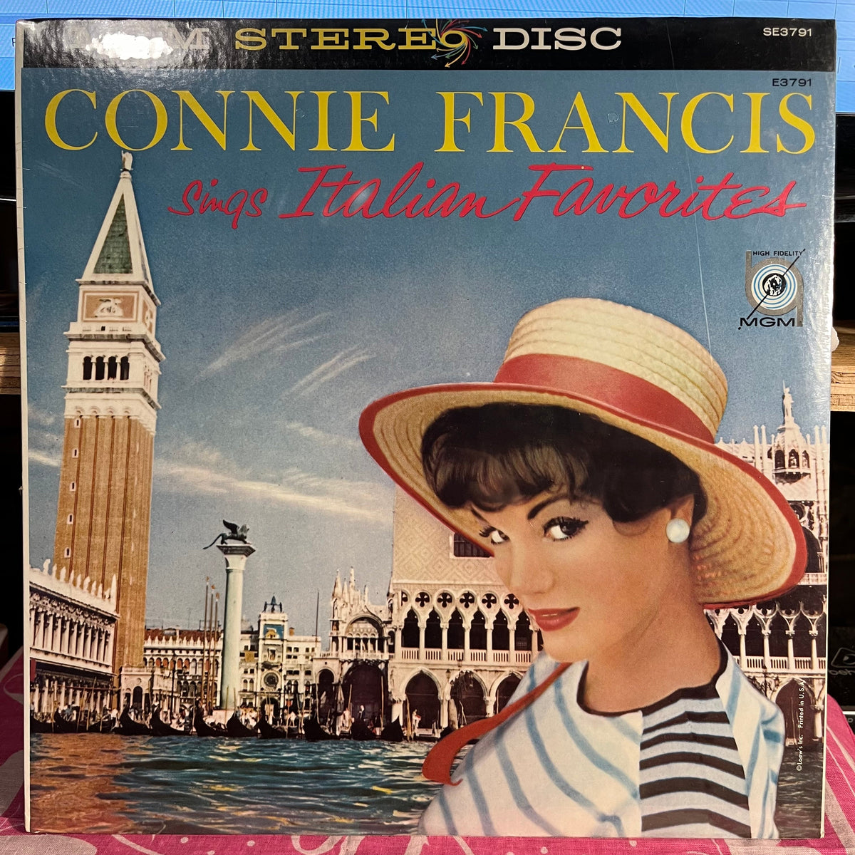 Sings Italian Favorites | Mint (M) Mint (M)-Classic Vinyl Record